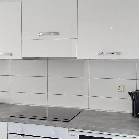 Palace Apartment *