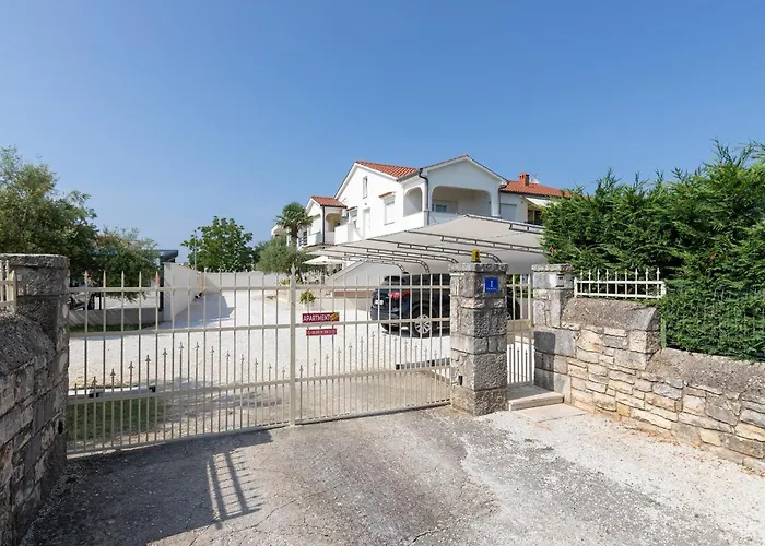 Apartment Palace