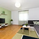 Apartment Palace *